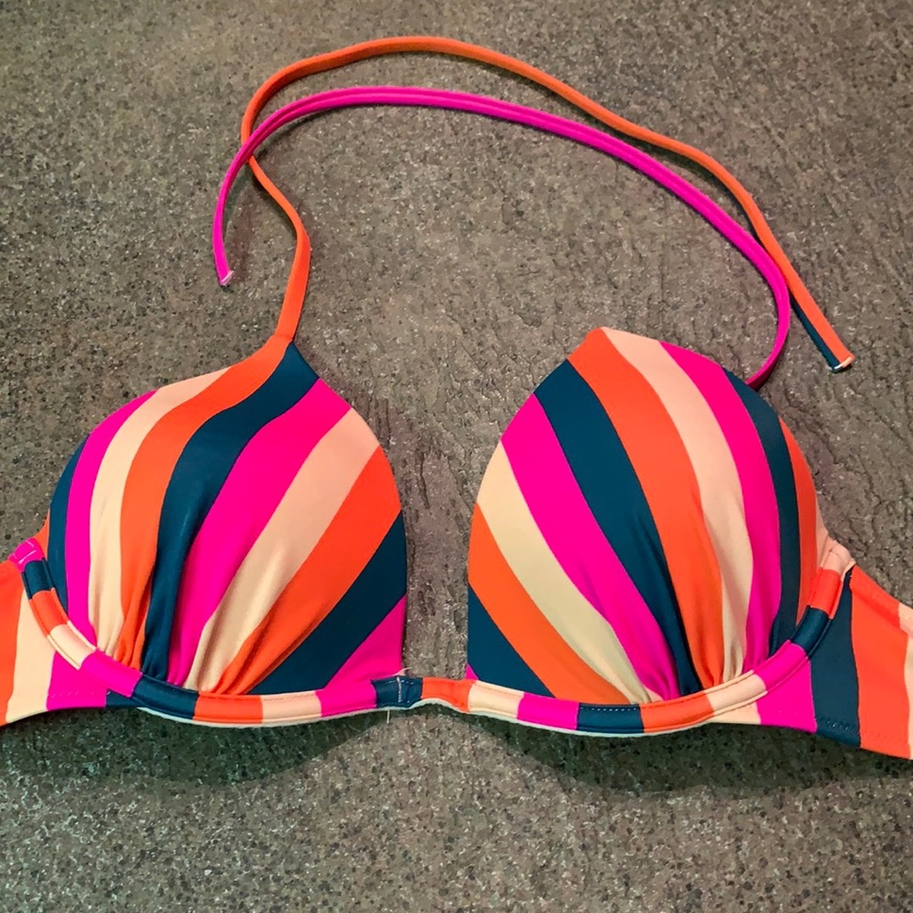 Shade & Shore bathing suit top